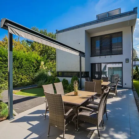 Silver Villa *