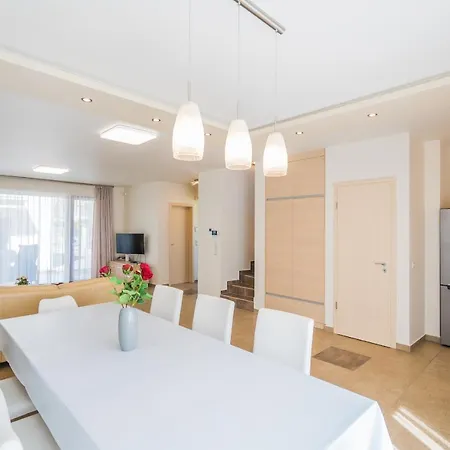 Villa Silver