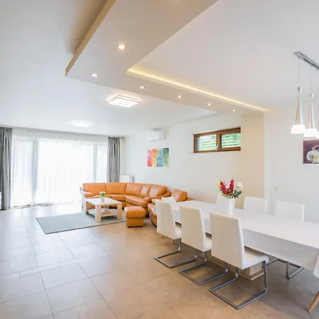 Villa Silver